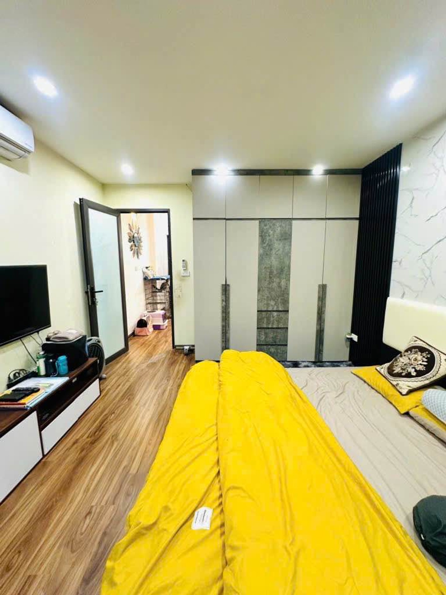 Bán nhà Vĩnh Hưng - diện tích 37m2 2 tầng - ô tô đỗ cổng - giá 3,5 tỷ