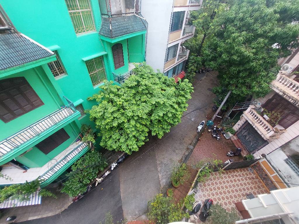 Bán nhà Hoàng Cầu - diện tích 57m2 4 tầng - ô tô vào nhà - giá 26,8 tỷ