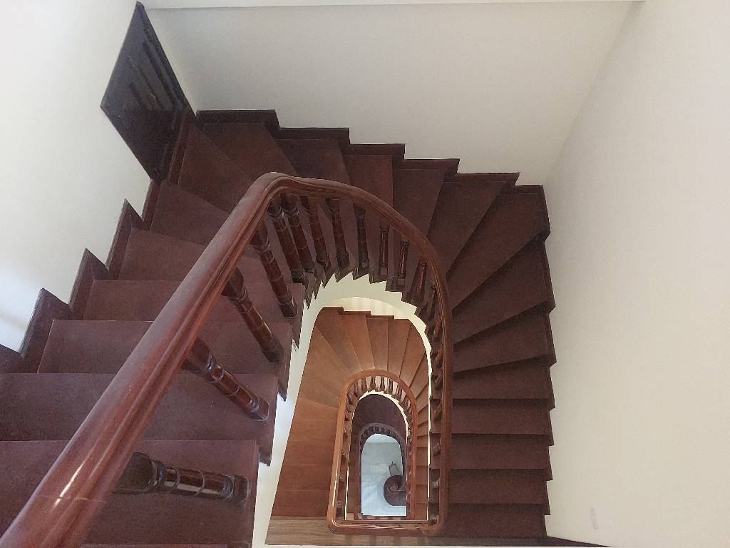 Bán nhà Hoàng Cầu - diện tích 57m2 4 tầng - ô tô vào nhà - giá 26,8 tỷ