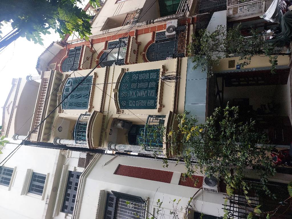 Bán nhà Hoàng Cầu - diện tích 57m2 4 tầng - ô tô vào nhà - giá 26,8 tỷ