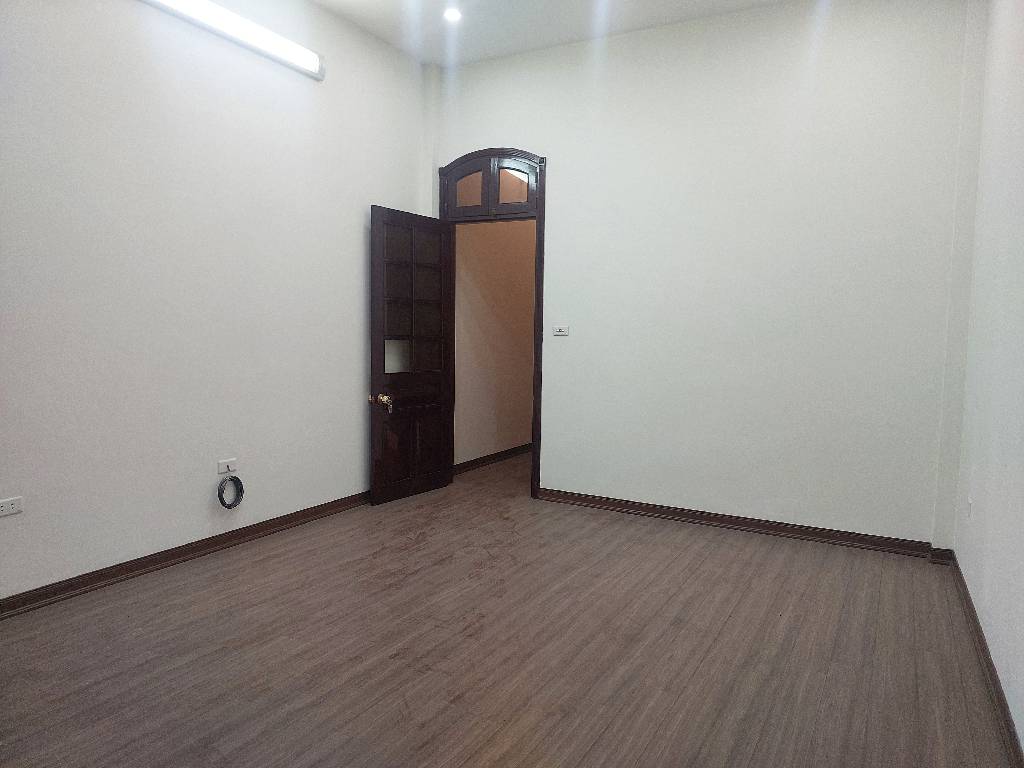 Bán nhà Hoàng Cầu - diện tích 57m2 4 tầng - ô tô vào nhà - giá 26,8 tỷ