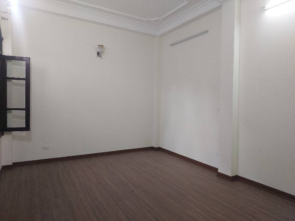 Bán nhà Hoàng Cầu - diện tích 57m2 4 tầng - ô tô vào nhà - giá 26,8 tỷ