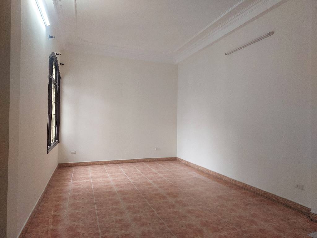 Bán nhà Hoàng Cầu - diện tích 57m2 4 tầng - ô tô vào nhà - giá 26,8 tỷ