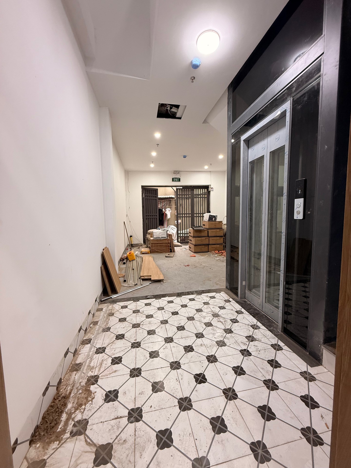 Bán nhà Nguyễn Đức Cảnh - diện tích 49m2 6 tầng - Thang máy mới tinh - giá 13,2 tỷ
