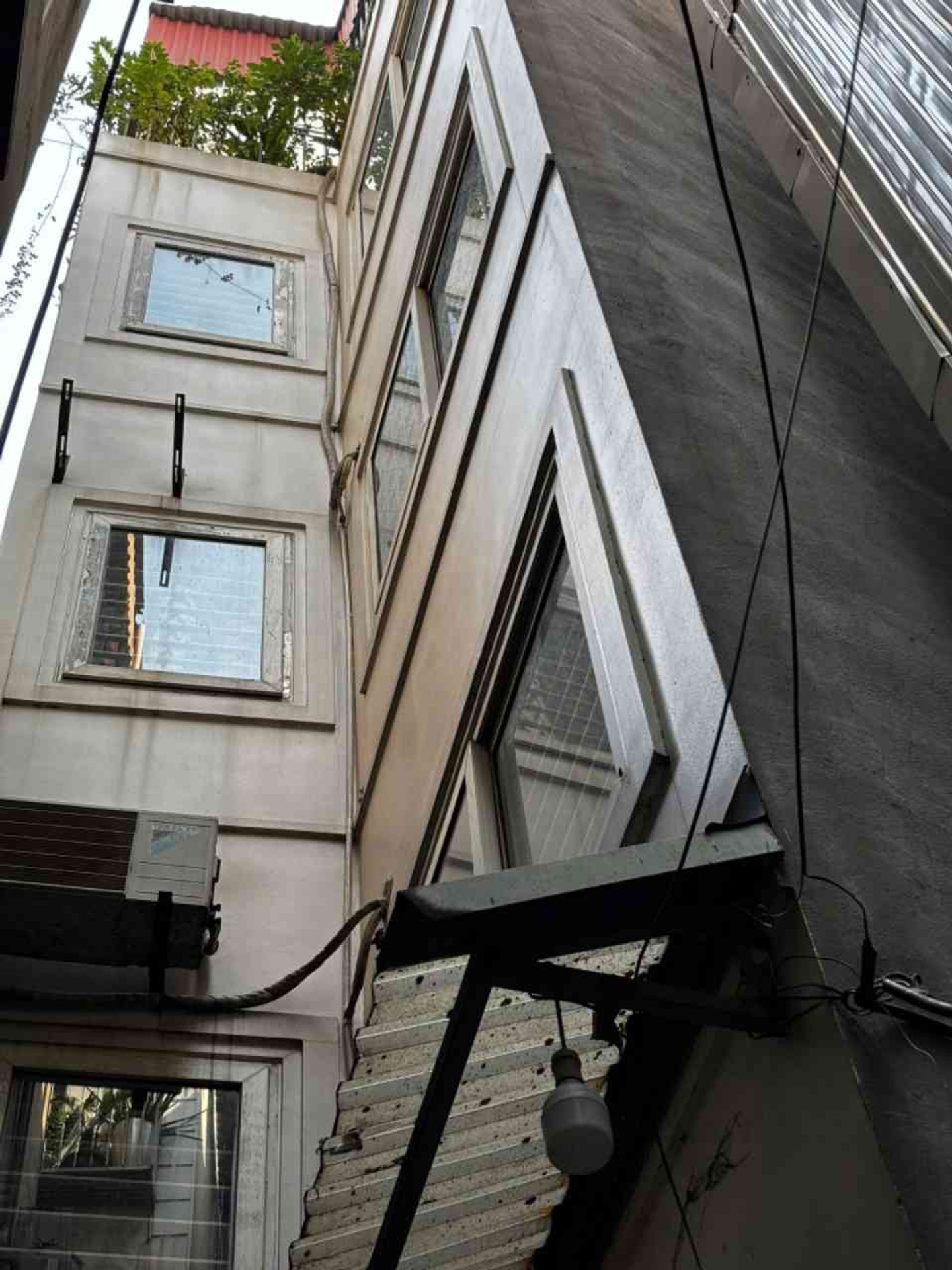 Bán nhà Hai Bà Trưng - diện tích 30m2 5 tầng - Ô TÔ 50M - giá 6,48 tỷ