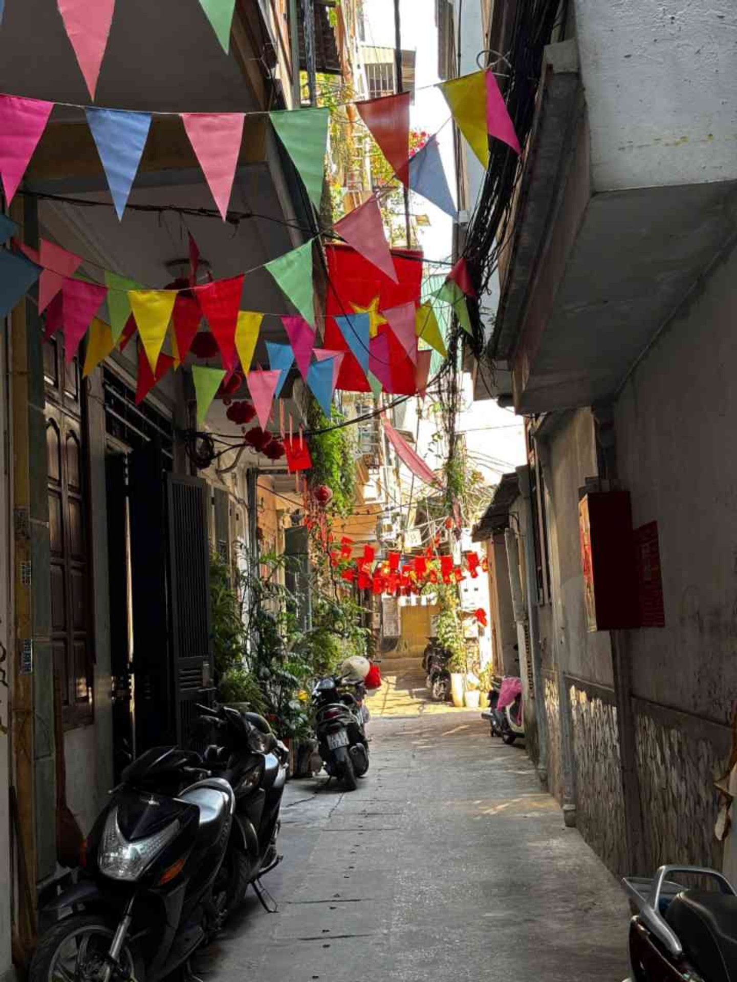 Bán nhà Hai Bà Trưng - diện tích 30m2 5 tầng - Ô TÔ 50M - giá 6,48 tỷ