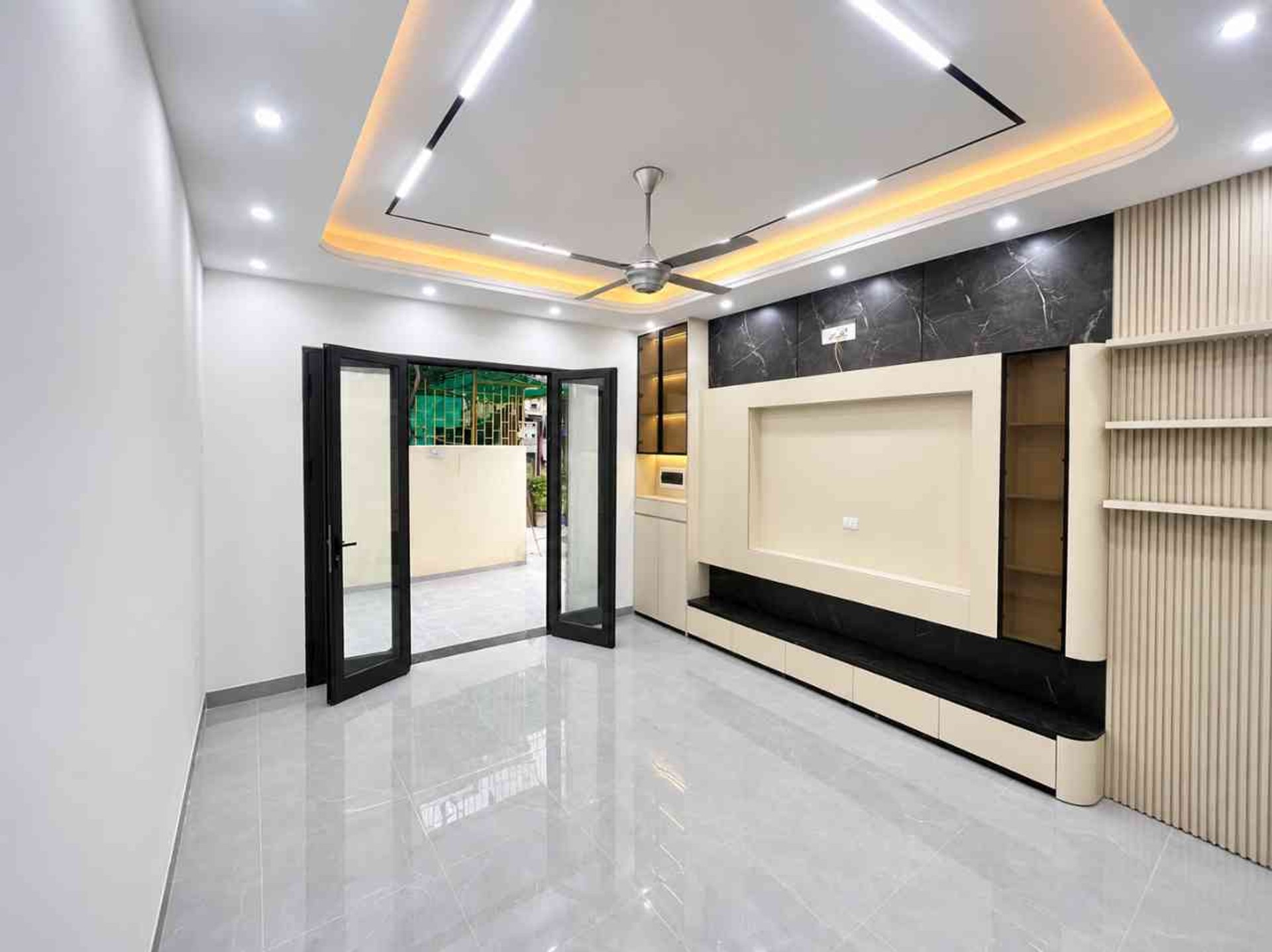 Bán nhà Dương Văn Bé - diện tích 50m2 5 tầng - giá 12 tỷ
