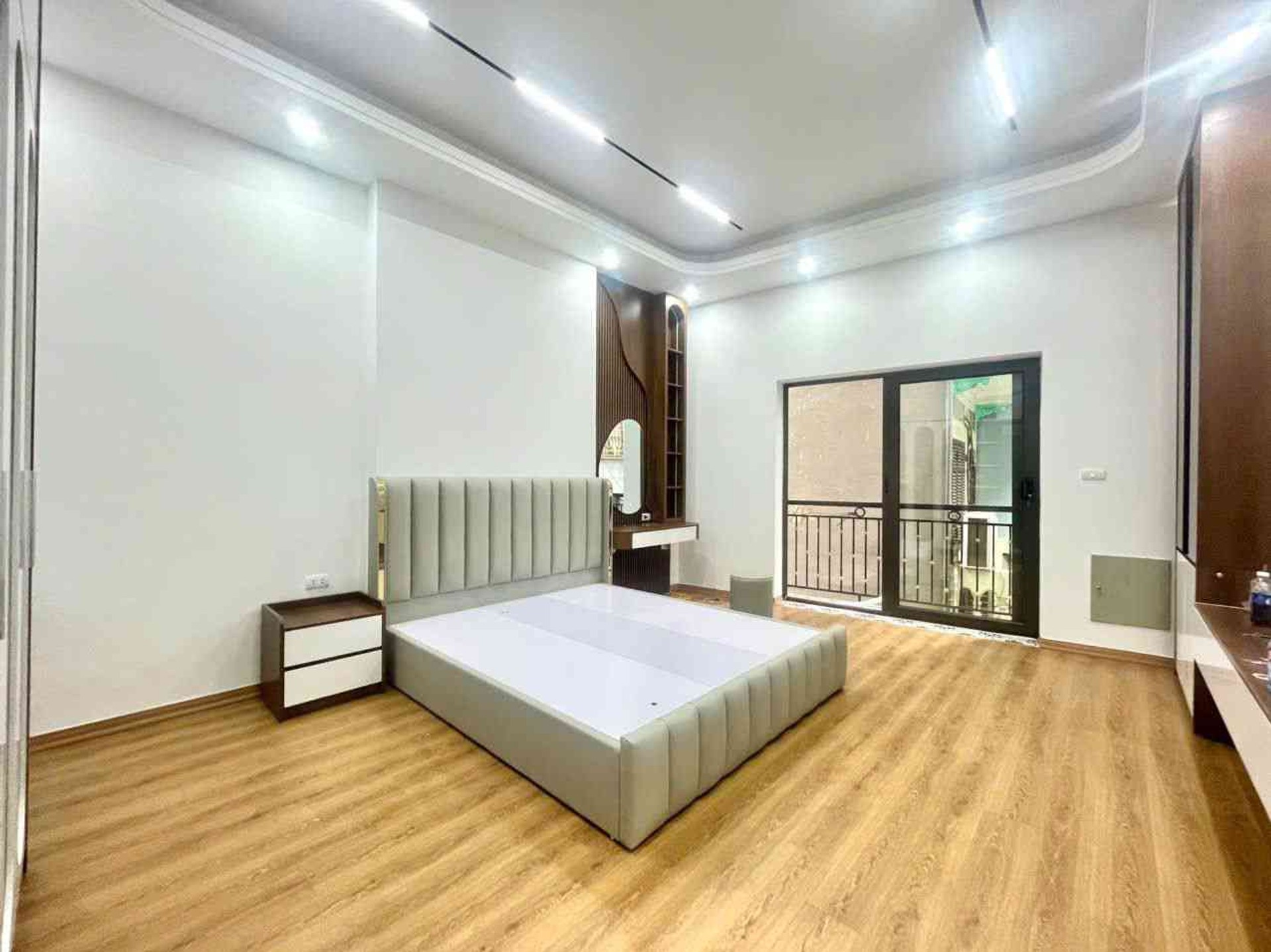 Bán nhà Dương Văn Bé - diện tích 50m2 5 tầng - giá 12 tỷ