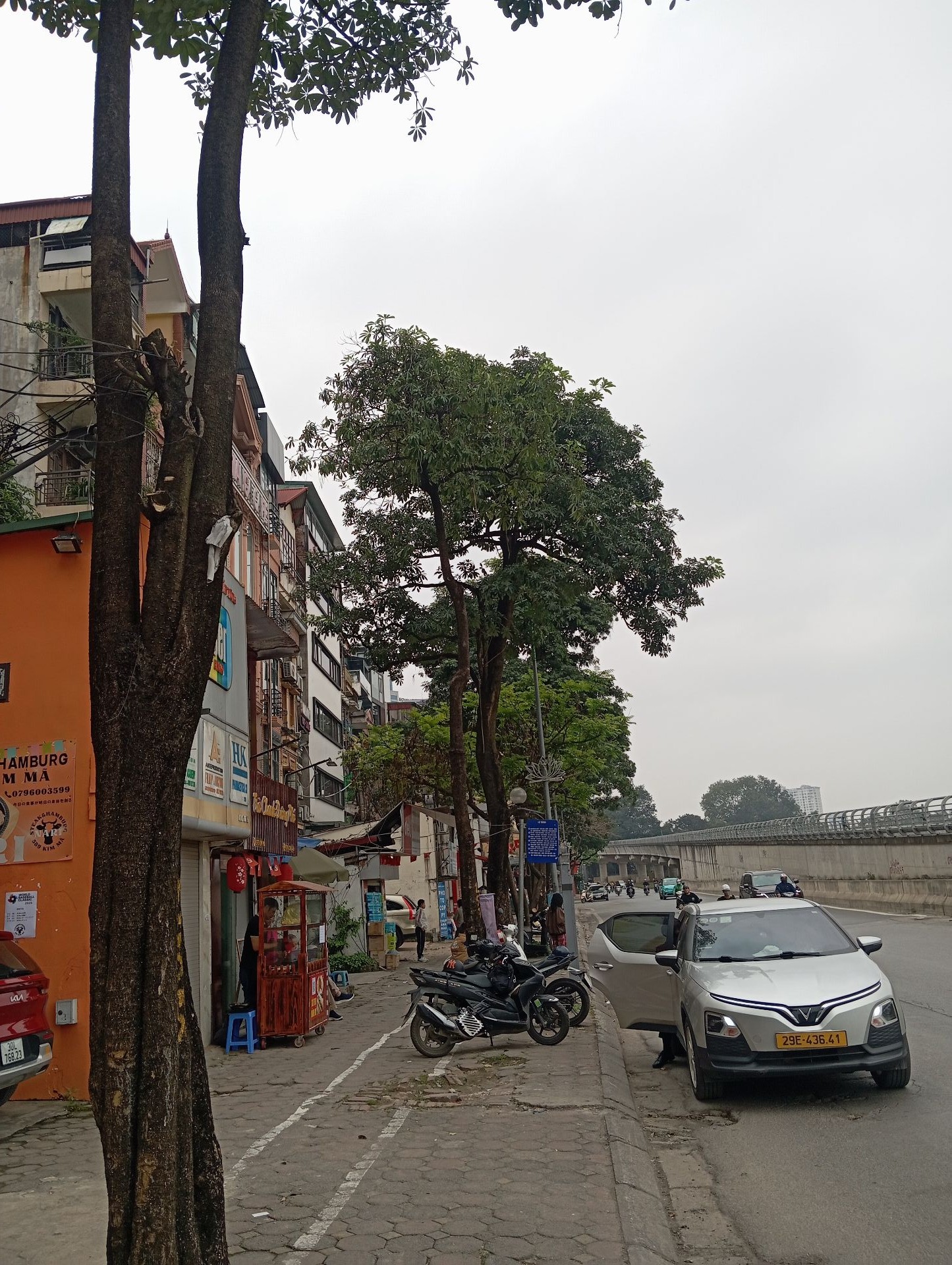 Bán nhà Kim Mã - diện tích 75m2 4 tầng - ô tô tránh - giá 58,5 tỷ