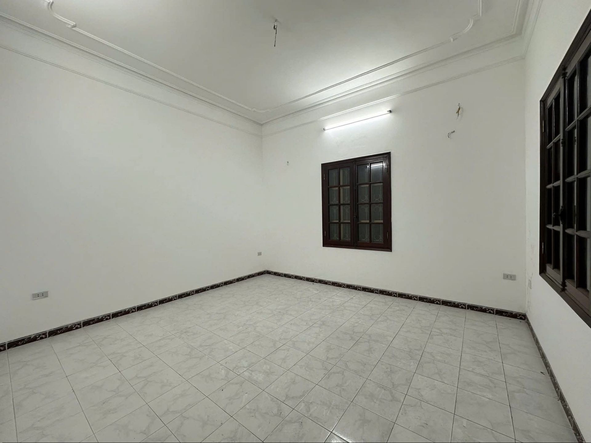 Bán nhà Kim Mã - diện tích 75m2 4 tầng - ô tô tránh - giá 58,5 tỷ