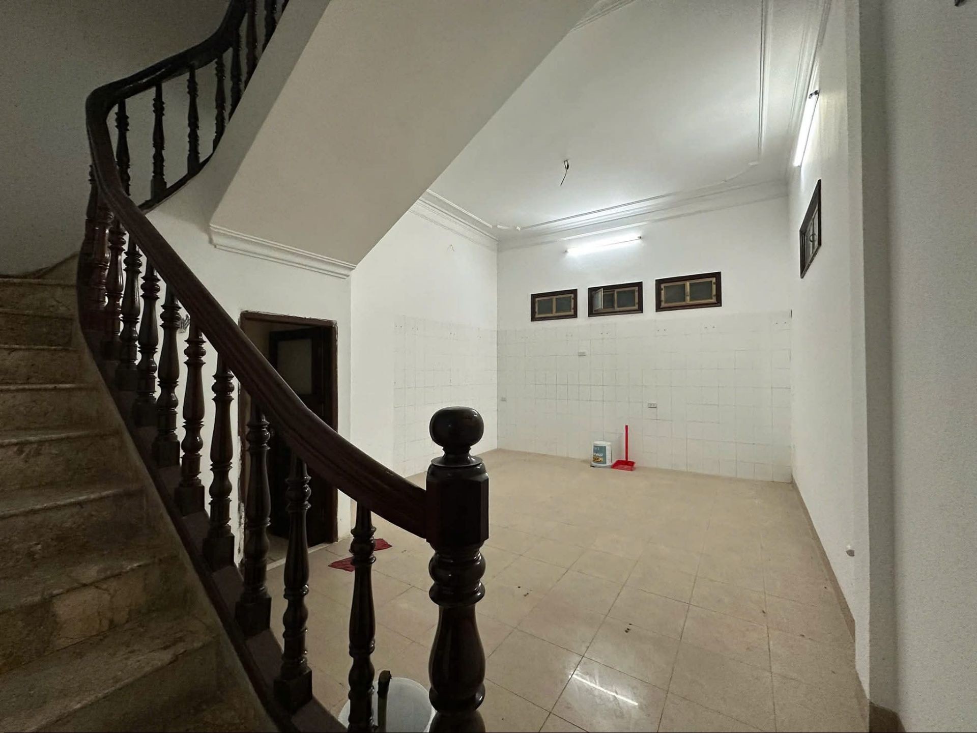 Bán nhà Kim Mã - diện tích 75m2 4 tầng - ô tô tránh - giá 58,5 tỷ