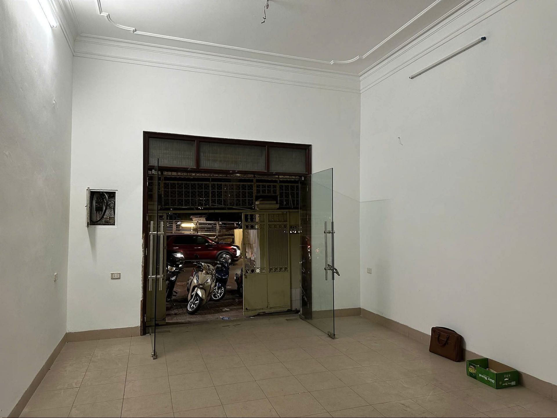 Bán nhà Kim Mã - diện tích 75m2 4 tầng - ô tô tránh - giá 58,5 tỷ