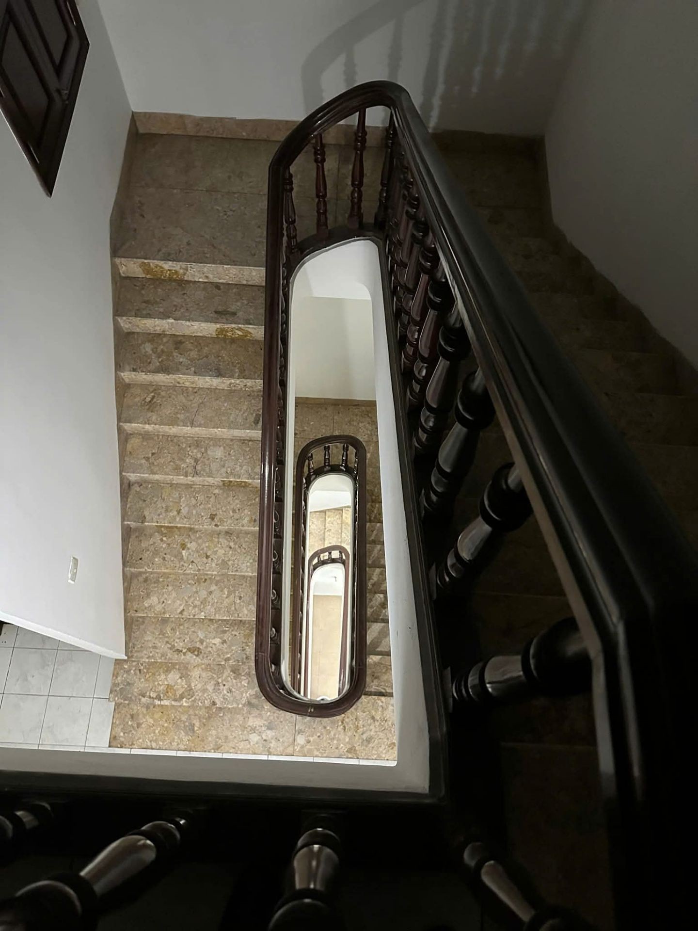 Bán nhà Kim Mã - diện tích 75m2 4 tầng - ô tô tránh - giá 58,5 tỷ