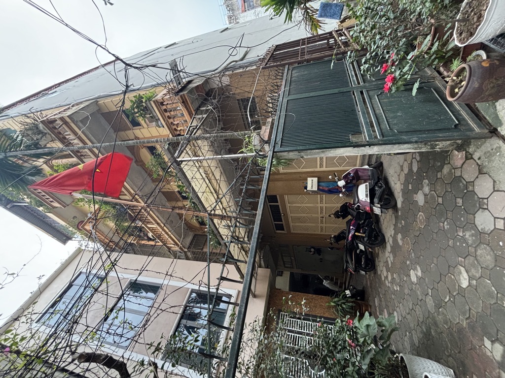 Bán nhà Ô Đồng Lầm - diện tích 570m2 1 tầng - Hiếm, gần Hồ Ba Mẫu - giá 106 tỷ