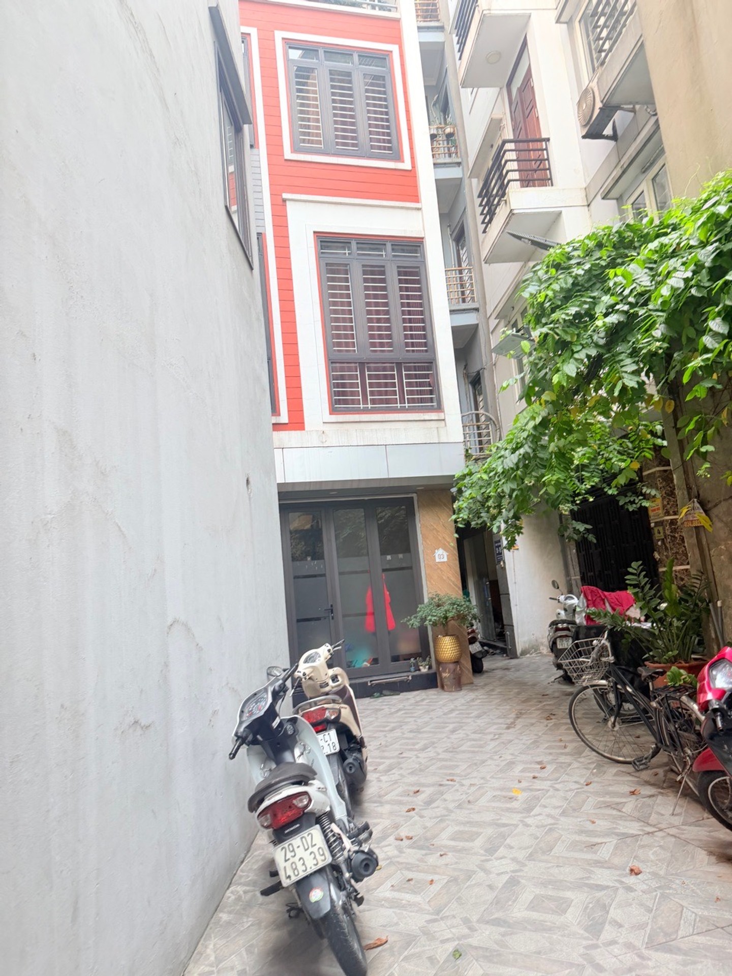 Bán nhà Trương Định - diện tích 30m2 4 tầng - Ô tô gần nhà - giá 9,2 tỷ