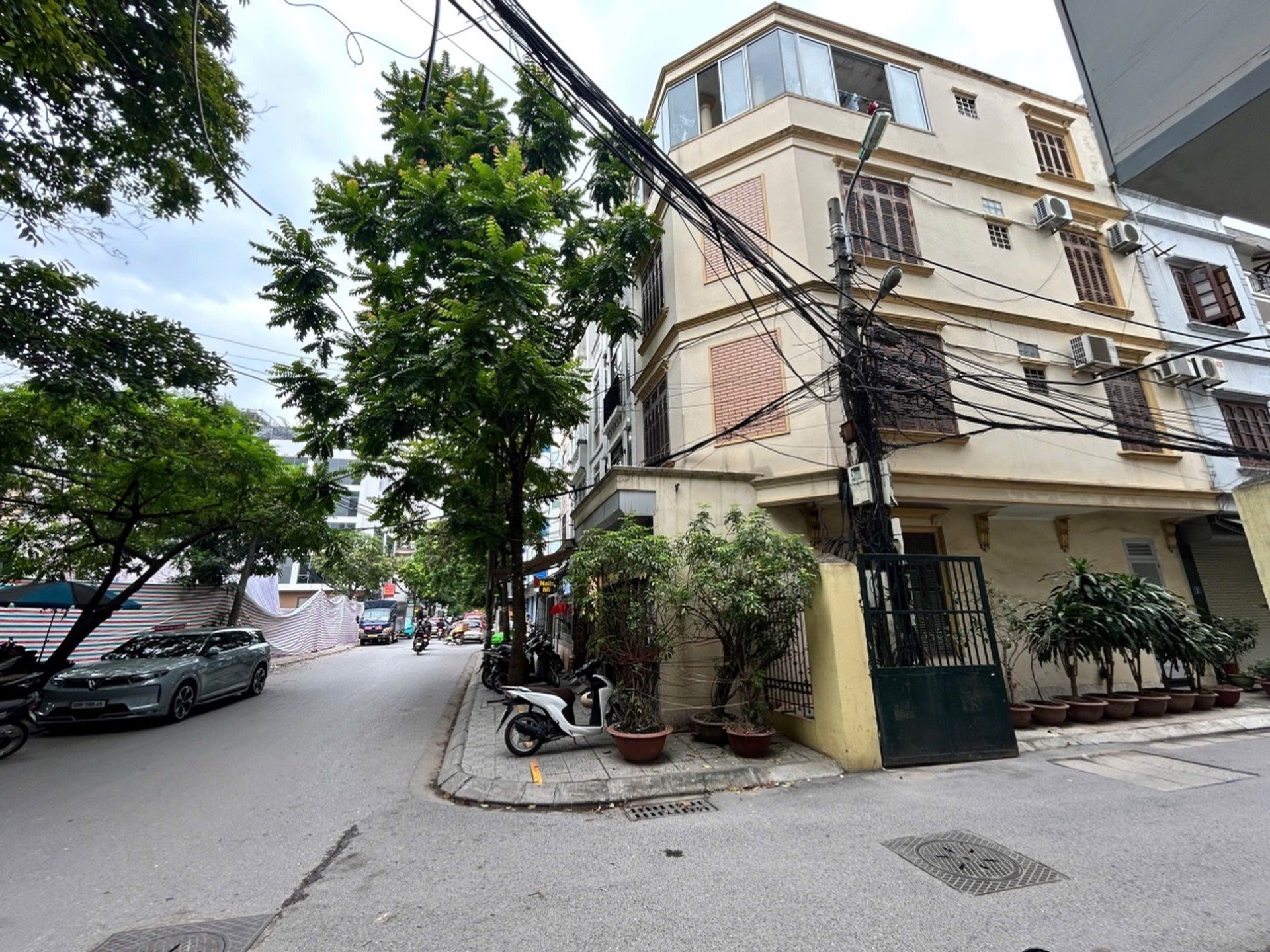 Bán nhà Lạc Trung - diện tích 40m2 4 tầng - Ô TÔ TRÁNH - giá 18,8 tỷ