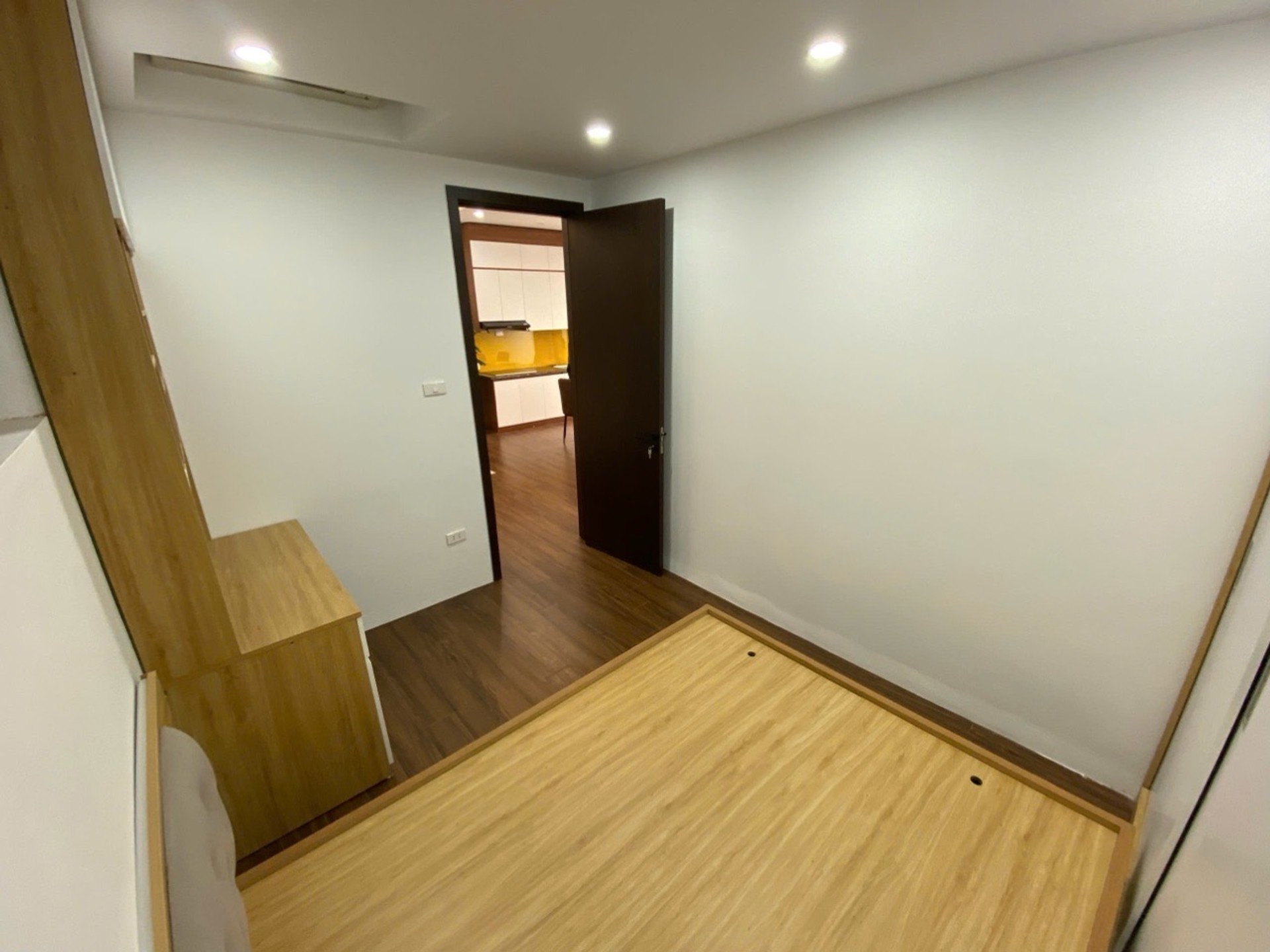 Bán nhà Đồng Tàu - diện tích 53m2 7 tầng - Nhà đẹp 2 ngủ - giá 4,75 tỷ