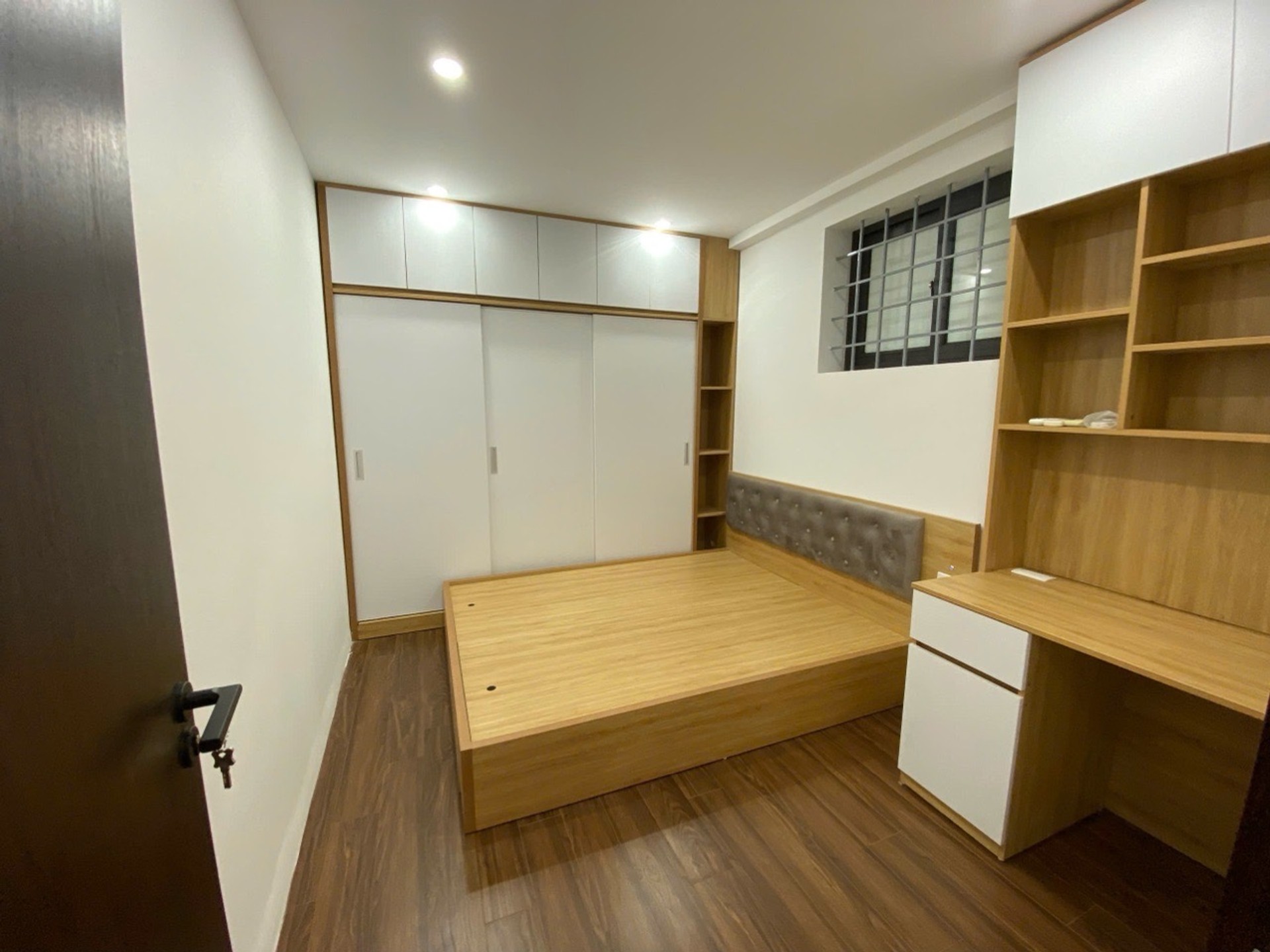 Bán nhà Đồng Tàu - diện tích 53m2 7 tầng - Nhà đẹp 2 ngủ - giá 4,75 tỷ