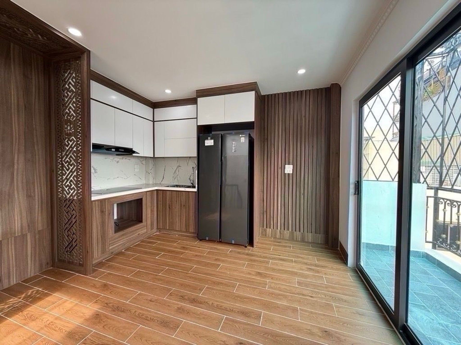 Bán nhà Định Công Thượng - diện tích 31m2 6 tầng - Nhà đẹp hiếm có - giá 9,7 tỷ