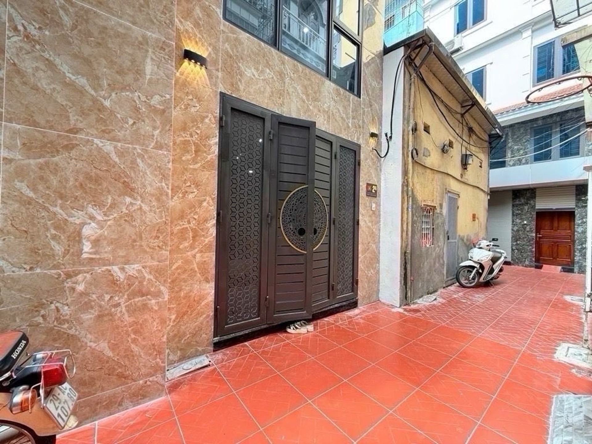 Bán nhà Định Công Thượng - diện tích 31m2 6 tầng - Nhà đẹp hiếm có - giá 9,7 tỷ