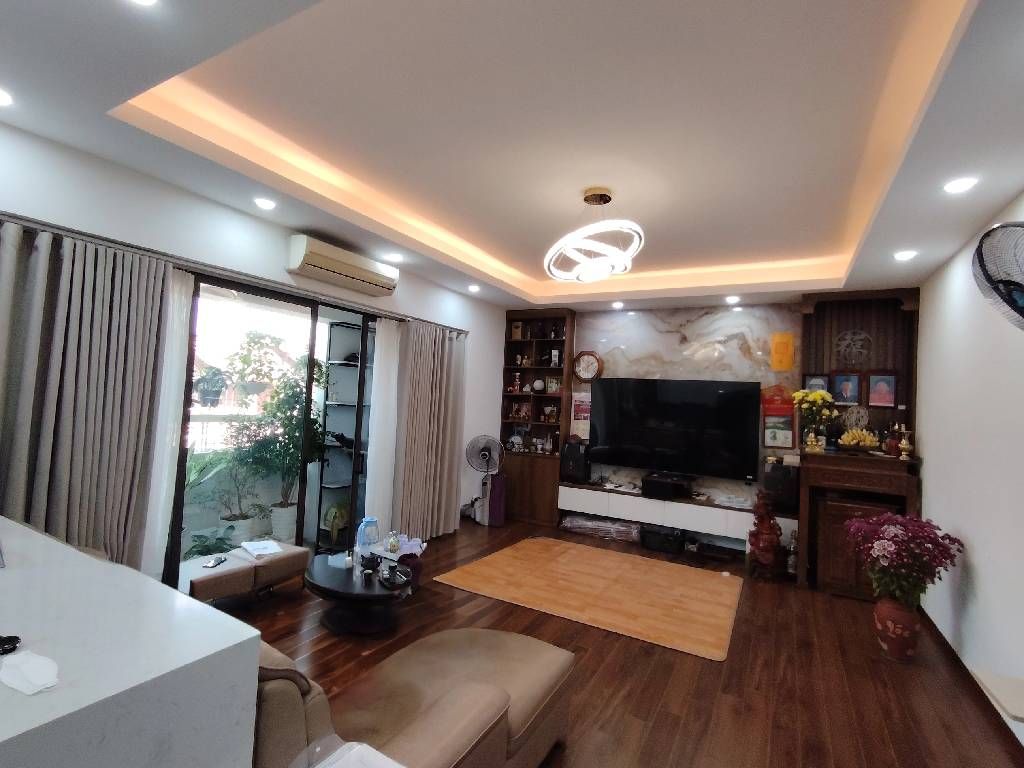 Bán nhà Nguyễn Hữu Thọ - diện tích 124m2 4 tầng - Lô góc - giá 10,2 tỷ