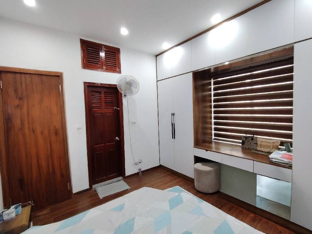 Bán nhà Nguyễn Hữu Thọ - diện tích 124m2 4 tầng - Lô góc - giá 10,2 tỷ