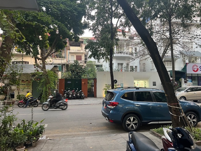 Bán nhà Nguyễn Thượng Hiền - diện tích 30m2 3 tầng - nhà đẹp hiếm có - giá 9,5 tỷ