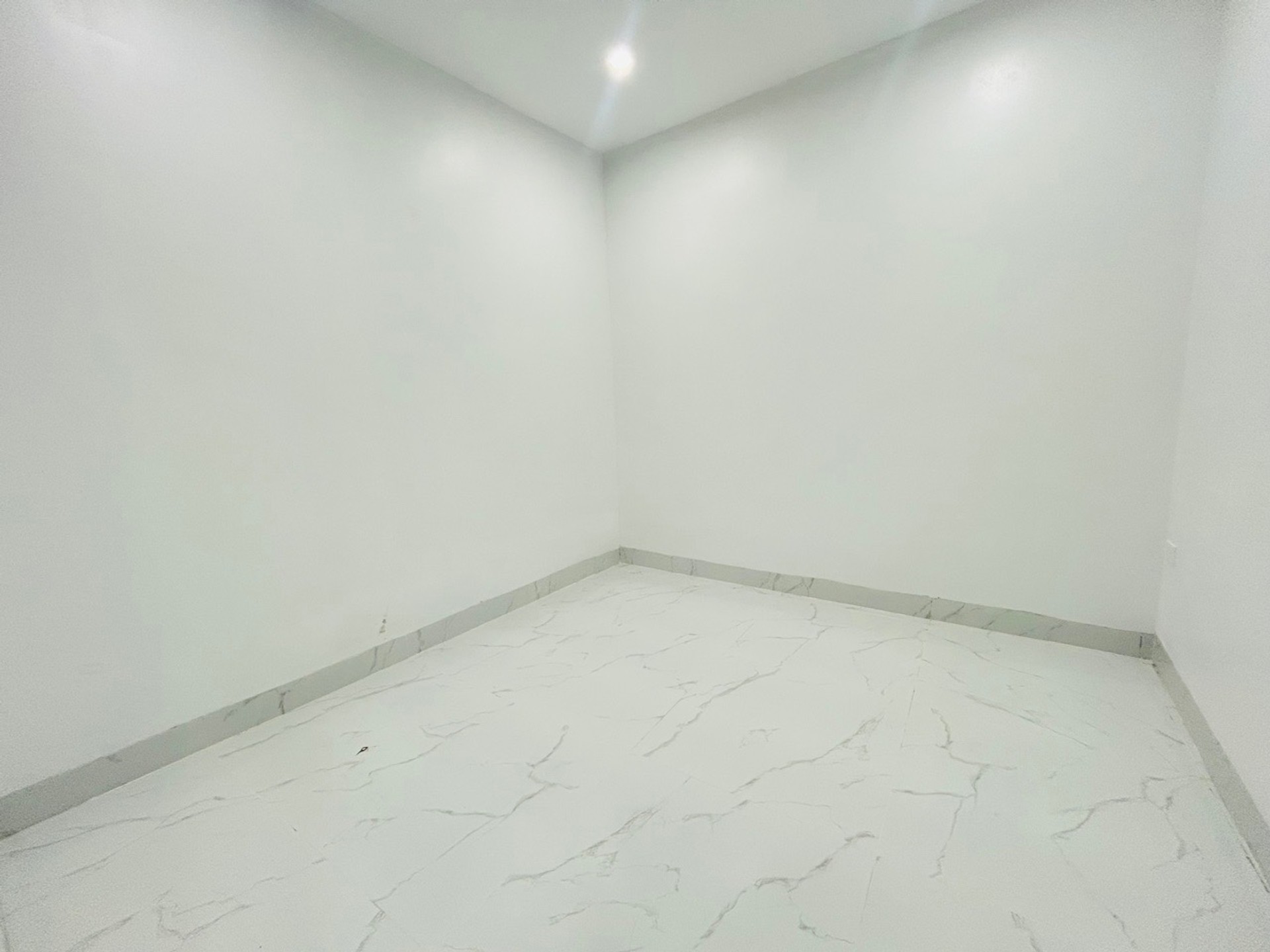 Bán nhà Thanh Lân - diện tích 34m2 3 tầng - gần ô tô - giá 3,9 tỷ