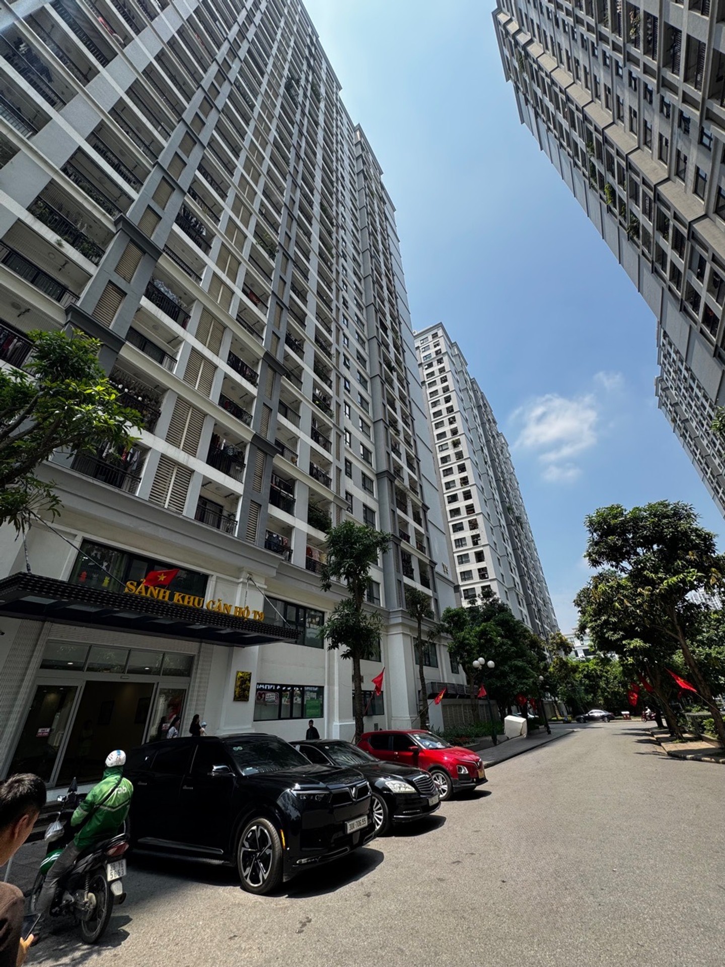 Bán nhà Minh Khai - diện tích 75m2 32 tầng - Căn hộ đẹp, giá 9 tỷ