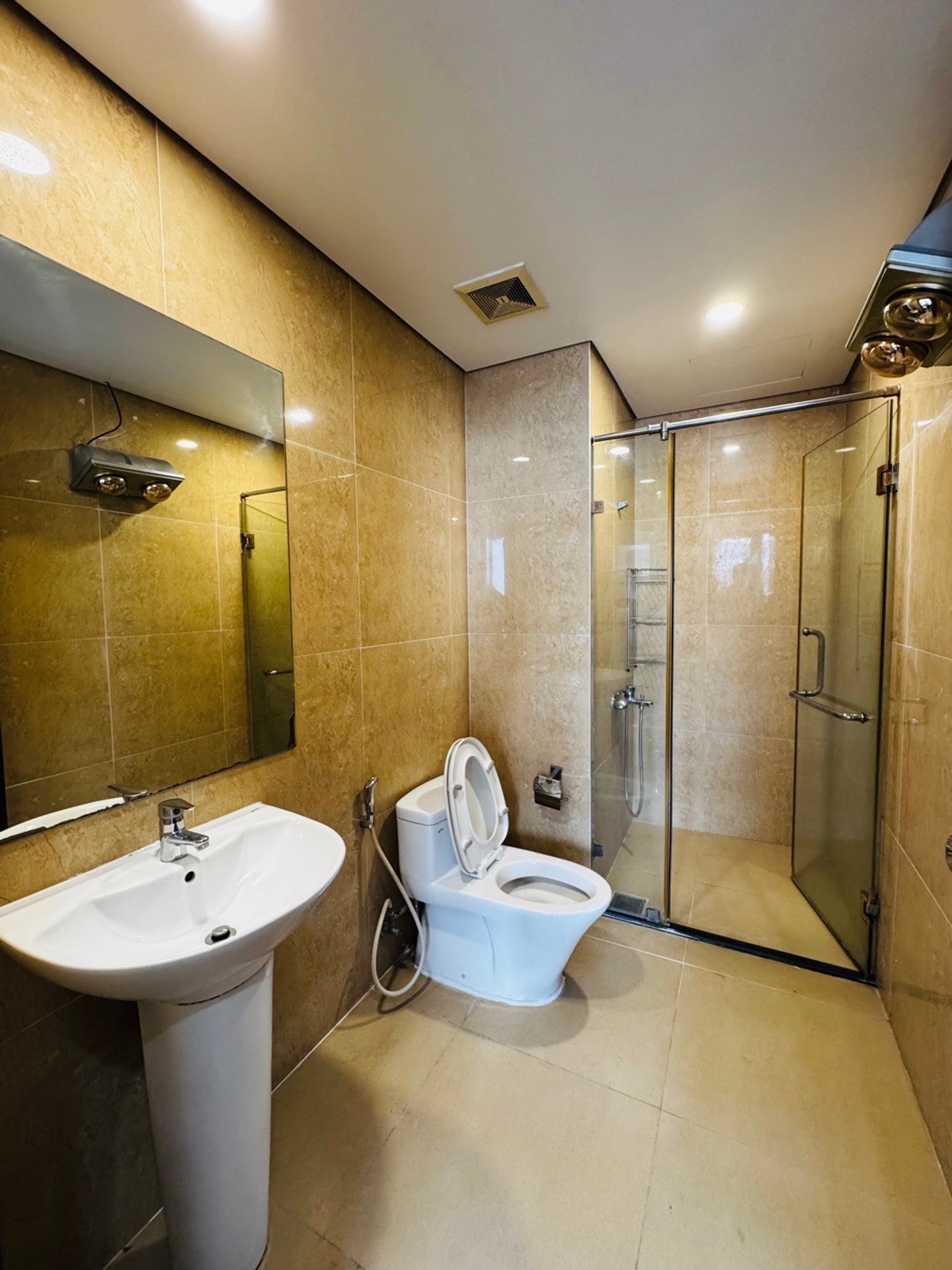 Bán nhà Minh Khai - diện tích 75m2 32 tầng - Căn hộ đẹp, giá 9 tỷ