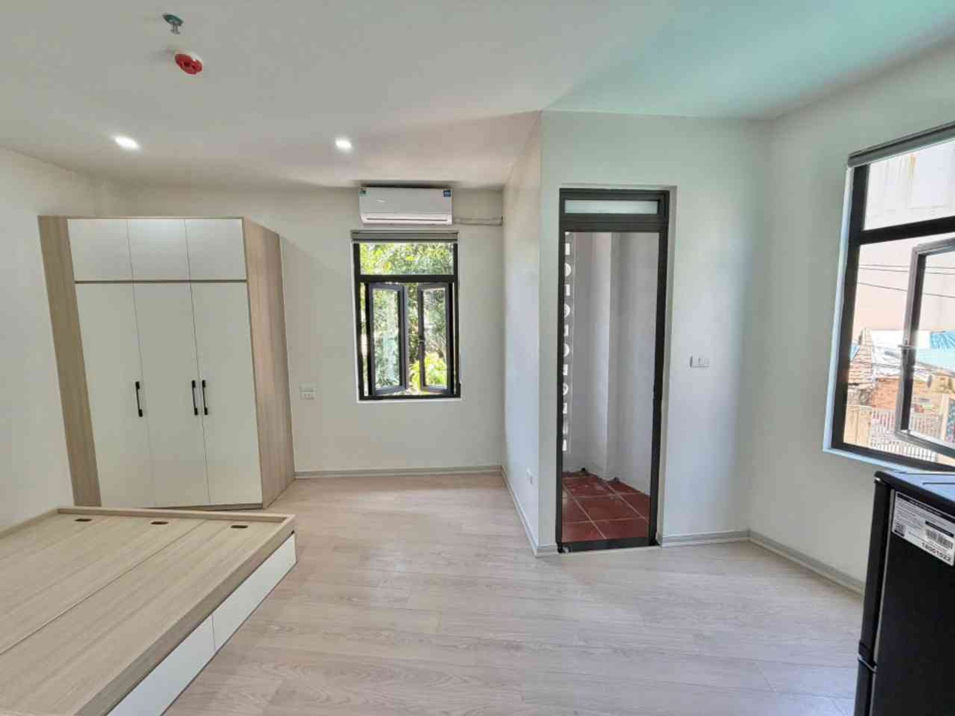 Bán nhà Trương Định - diện tích 60m2 7 tầng - thang máy, sát ô tô - giá 16,5 tỷ