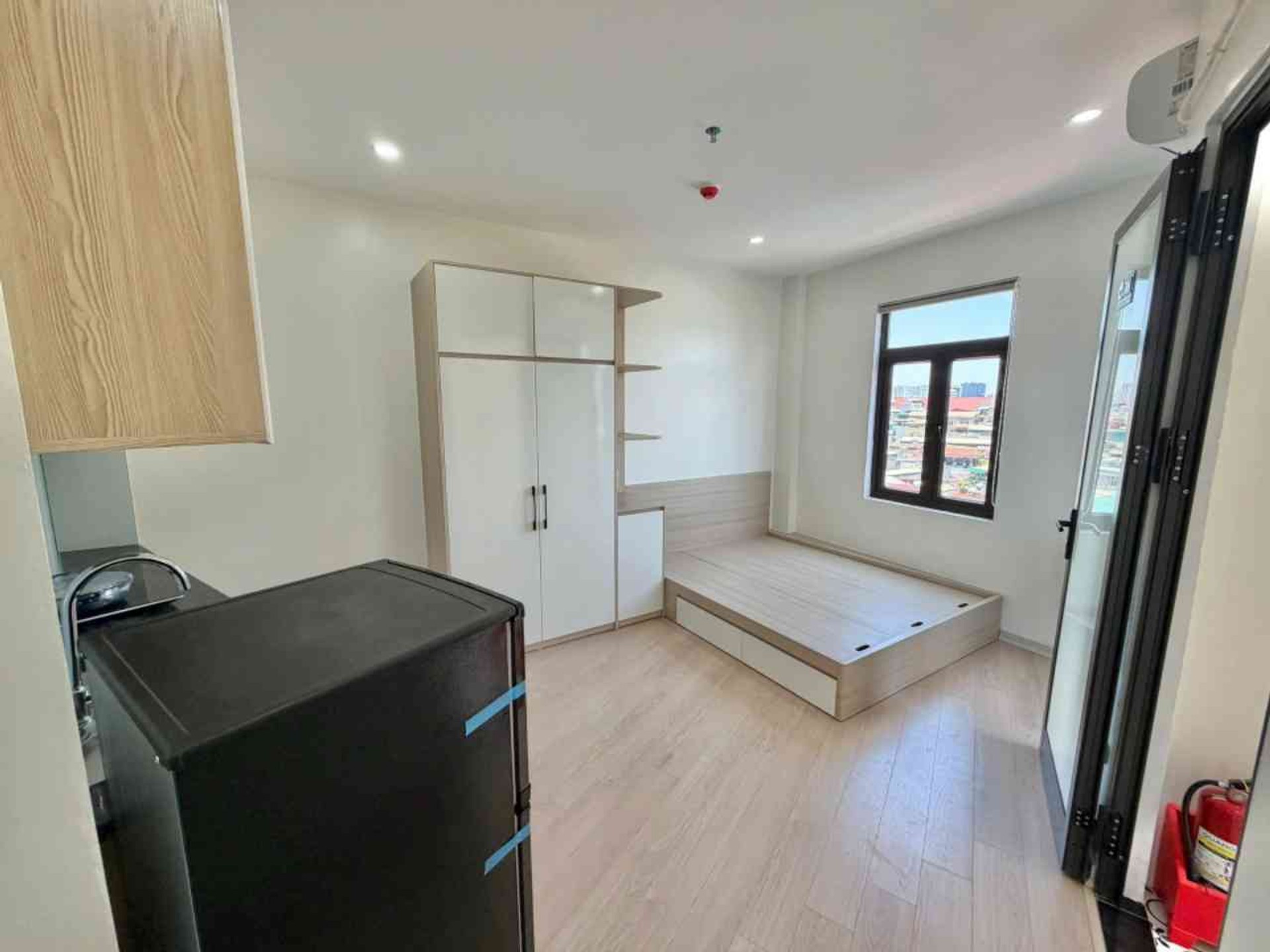 Bán nhà Trương Định - diện tích 60m2 7 tầng - thang máy, sát ô tô - giá 16,5 tỷ
