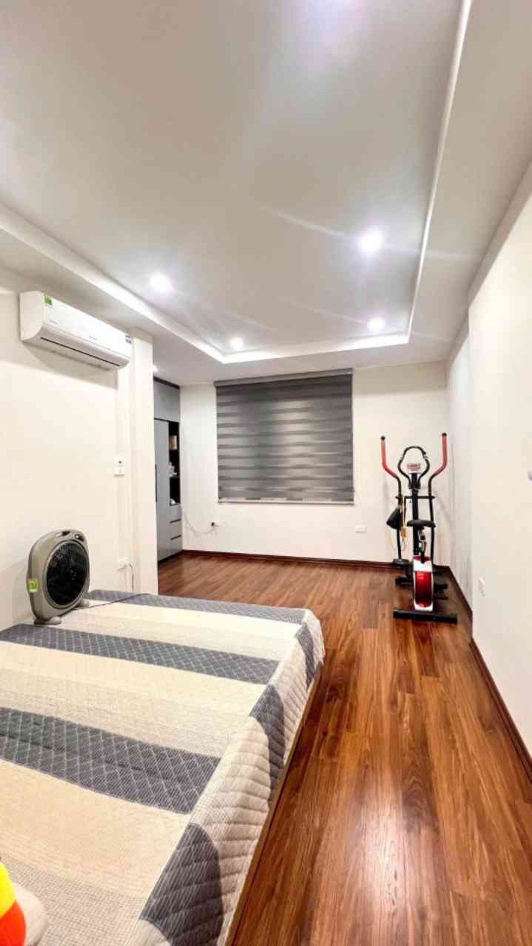 Bán nhà Yên Lãng - diện tích 23m2 5 tầng - Ô tô - giá 6,5 tỷ