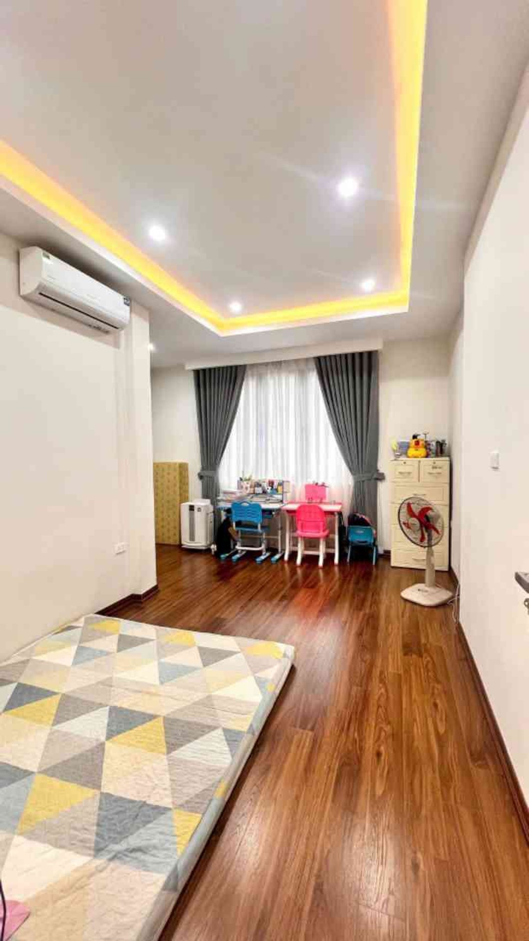 Bán nhà Yên Lãng - diện tích 23m2 5 tầng - Ô tô - giá 6,5 tỷ