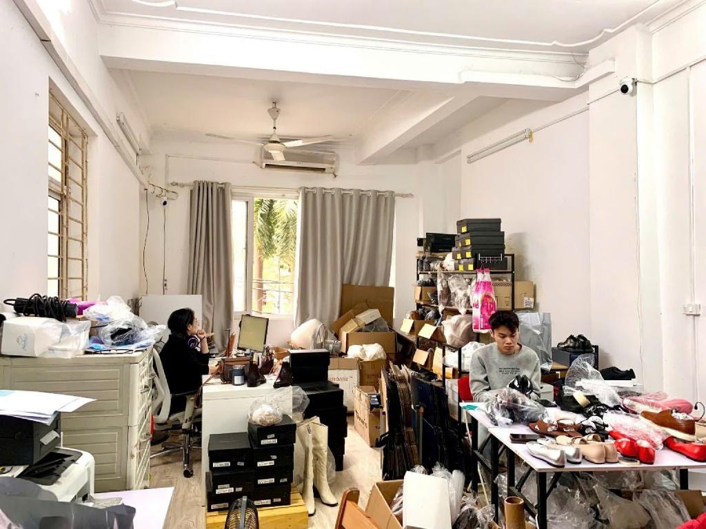 Bán nhà hồ Ba Mẫu - diện tích 77m2 6 tầng - Mặt hồ Ba Mẫu, khu VIP hiếm nhà bán - giá 44 tỷ