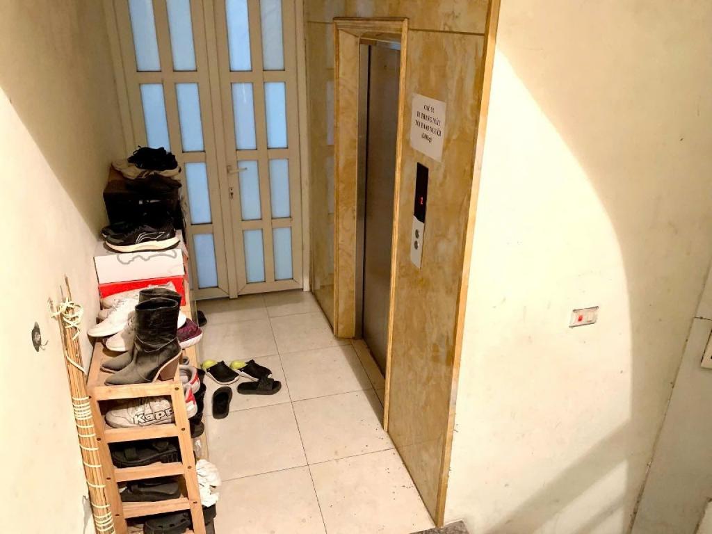 Bán nhà hồ Ba Mẫu - diện tích 77m2 6 tầng - Mặt hồ Ba Mẫu, khu VIP hiếm nhà bán - giá 44 tỷ