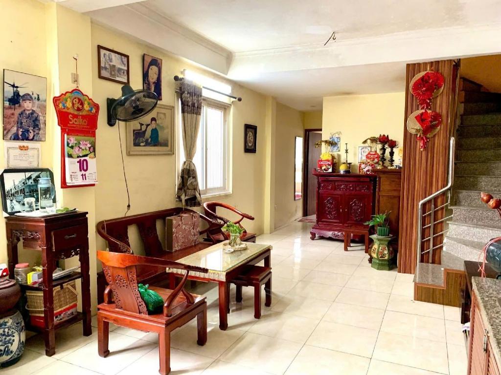 Bán nhà hồ Ba Mẫu - diện tích 77m2 6 tầng - Mặt hồ Ba Mẫu, khu VIP hiếm nhà bán - giá 44 tỷ