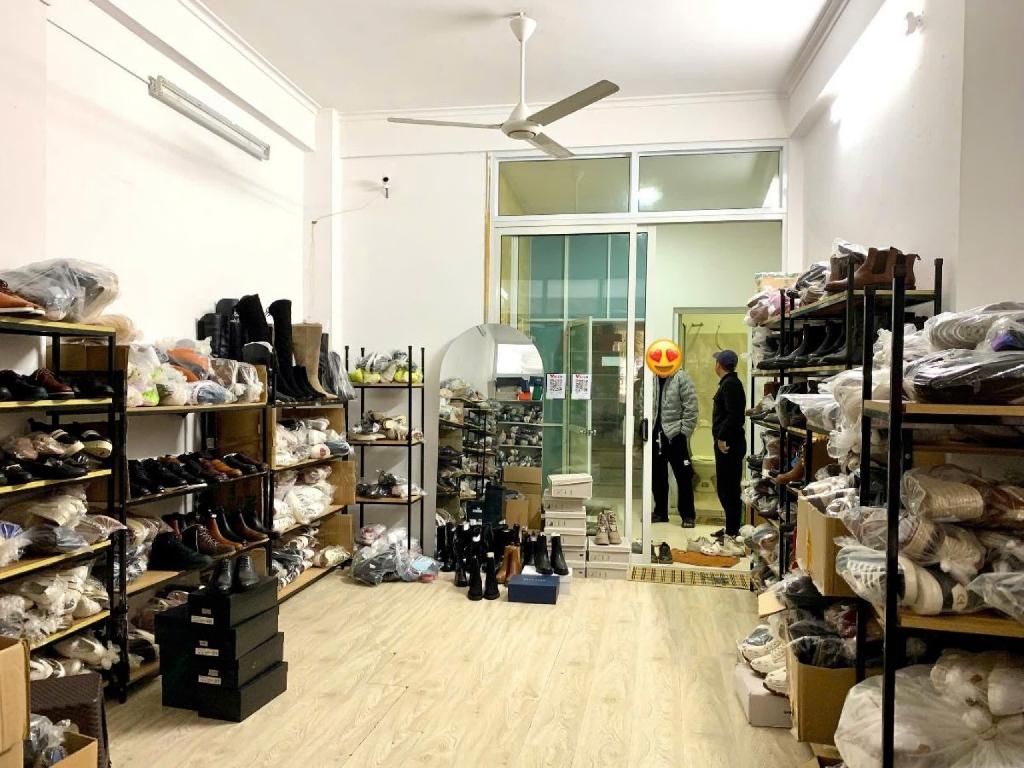 Bán nhà hồ Ba Mẫu - diện tích 77m2 6 tầng - Mặt hồ Ba Mẫu, khu VIP hiếm nhà bán - giá 44 tỷ