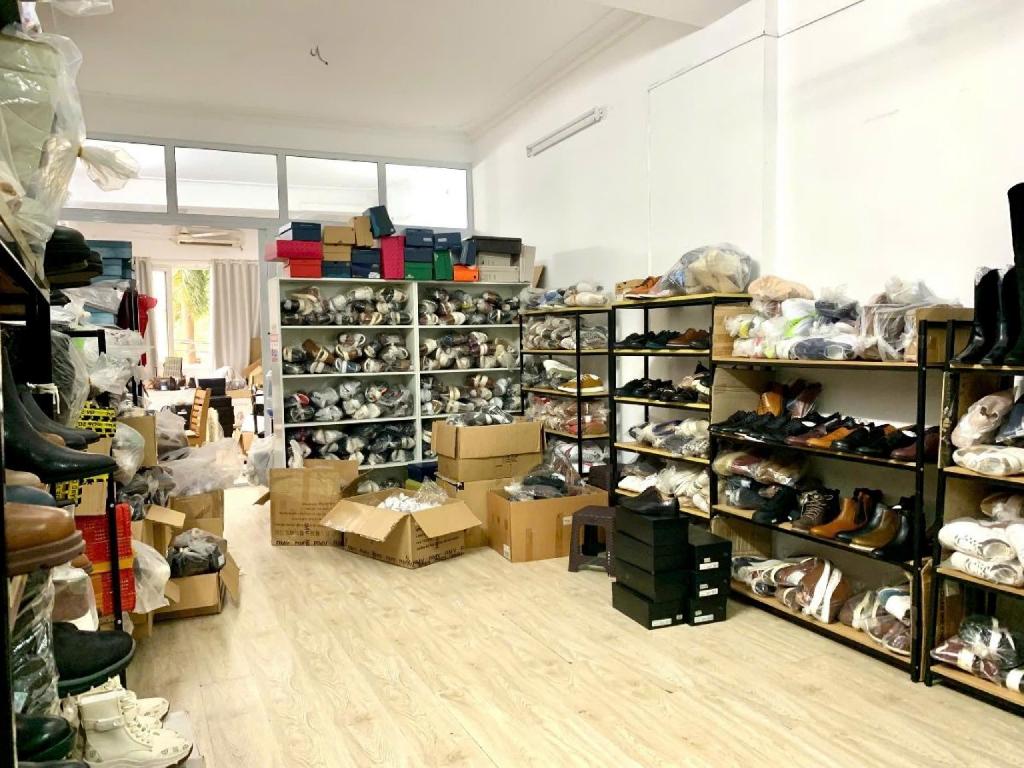 Bán nhà hồ Ba Mẫu - diện tích 77m2 6 tầng - Mặt hồ Ba Mẫu, khu VIP hiếm nhà bán - giá 44 tỷ