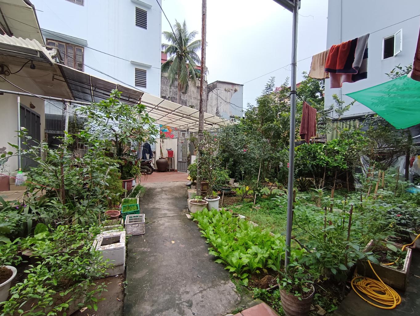 Bán nhà Hoàng Hoa Thám - diện tích 574m2 1 tầng - Hẻm xe máy - giá 30 tỷ