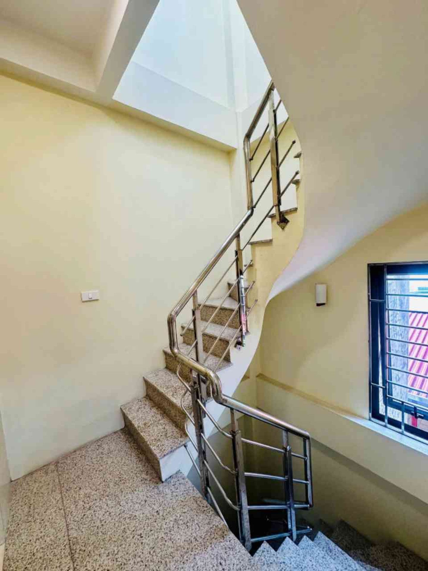 Bán nhà Lê Duẩn - diện tích 31m2 5 tầng - Lô góc cực thoáng - giá 10 tỷ