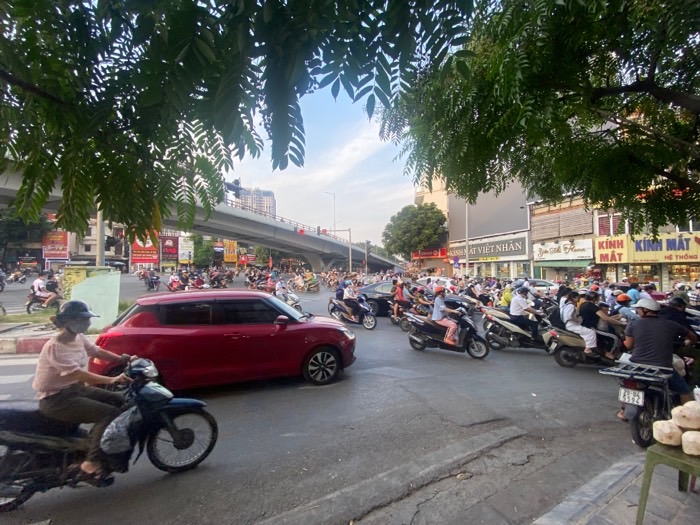 Bán nhà Trần Khát Chân - diện tích 25m2 5 tầng - Mặt phố kinh doanh sầm uất - giá 25 tỷ