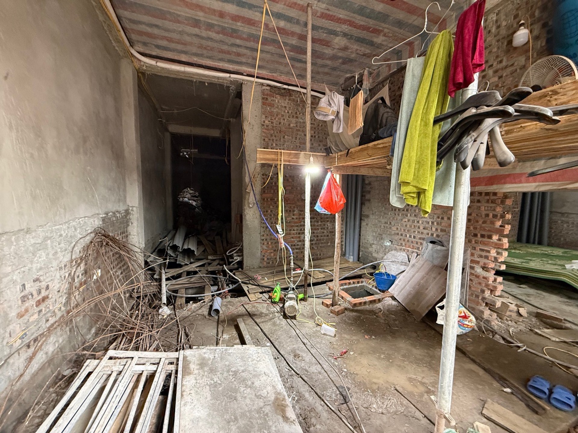 Bán nhà Đông Thiên - diện tích 57m2 6 tầng - Nhà đẹp ở ngay - giá 13,9 tỷ