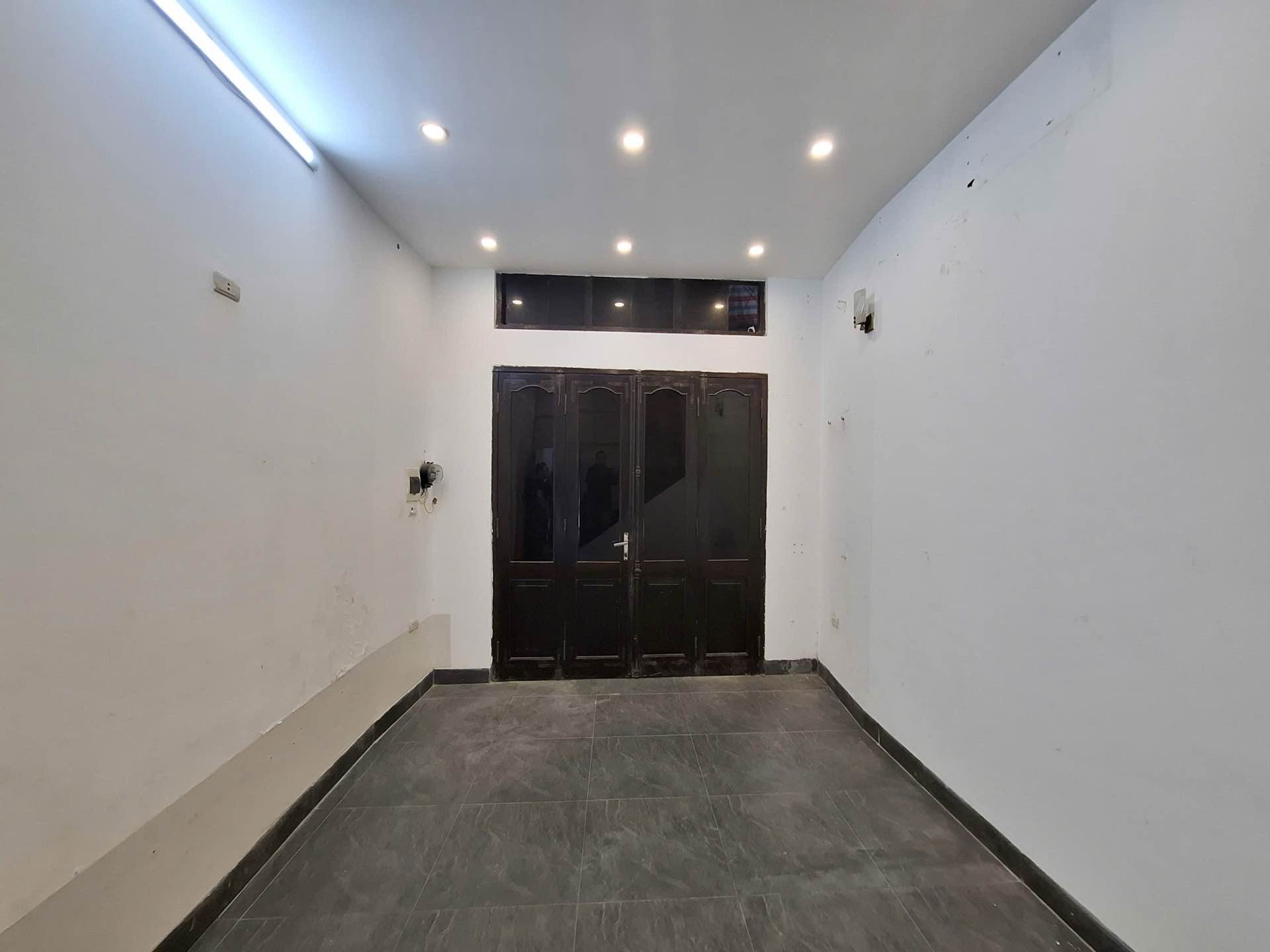 Bán nhà Nguyễn Văn Viên - diện tích 50m2 5 tầng - Mặt phố - giá 16,5 tỷ