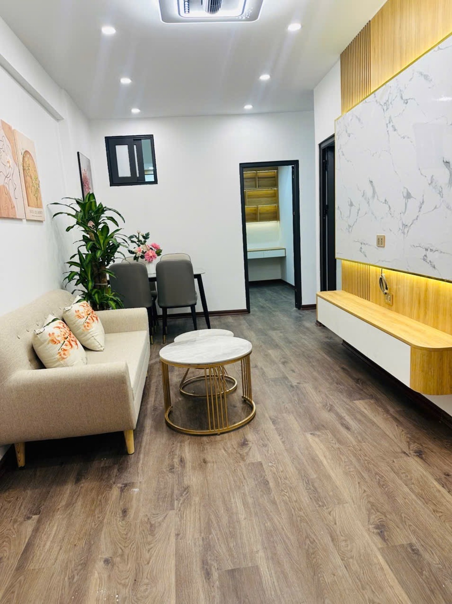 Bán nhà Ngõ Văn Hương - diện tích 60m2 1 tầng - Căn hộ mới keng, full nội thất - giá 3,8 tỷ