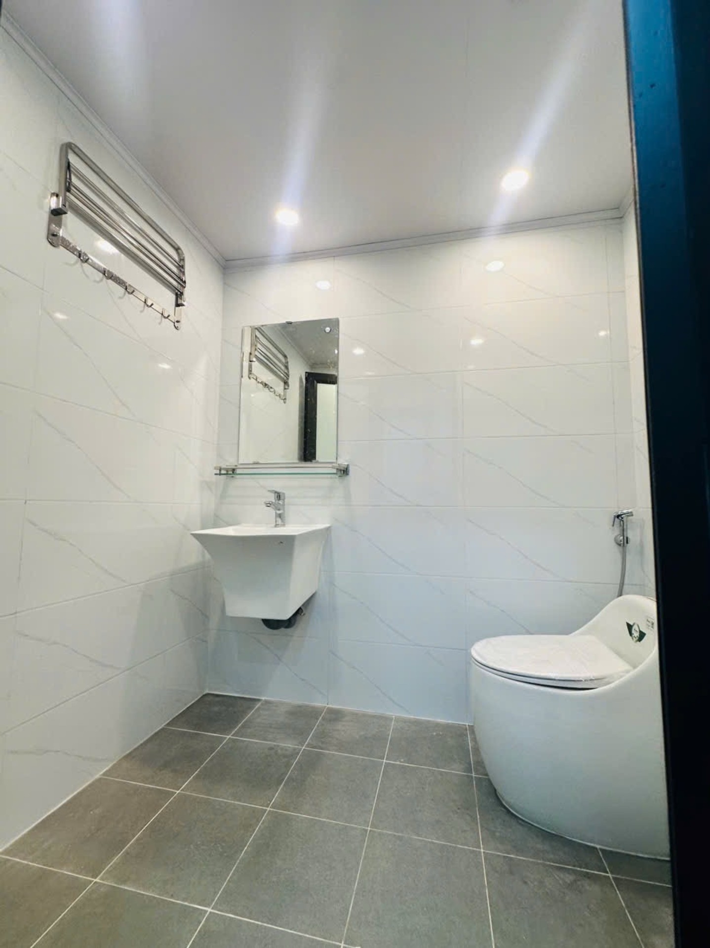 Bán nhà Ngõ Văn Hương - diện tích 60m2 1 tầng - Căn hộ mới keng, full nội thất - giá 3,8 tỷ