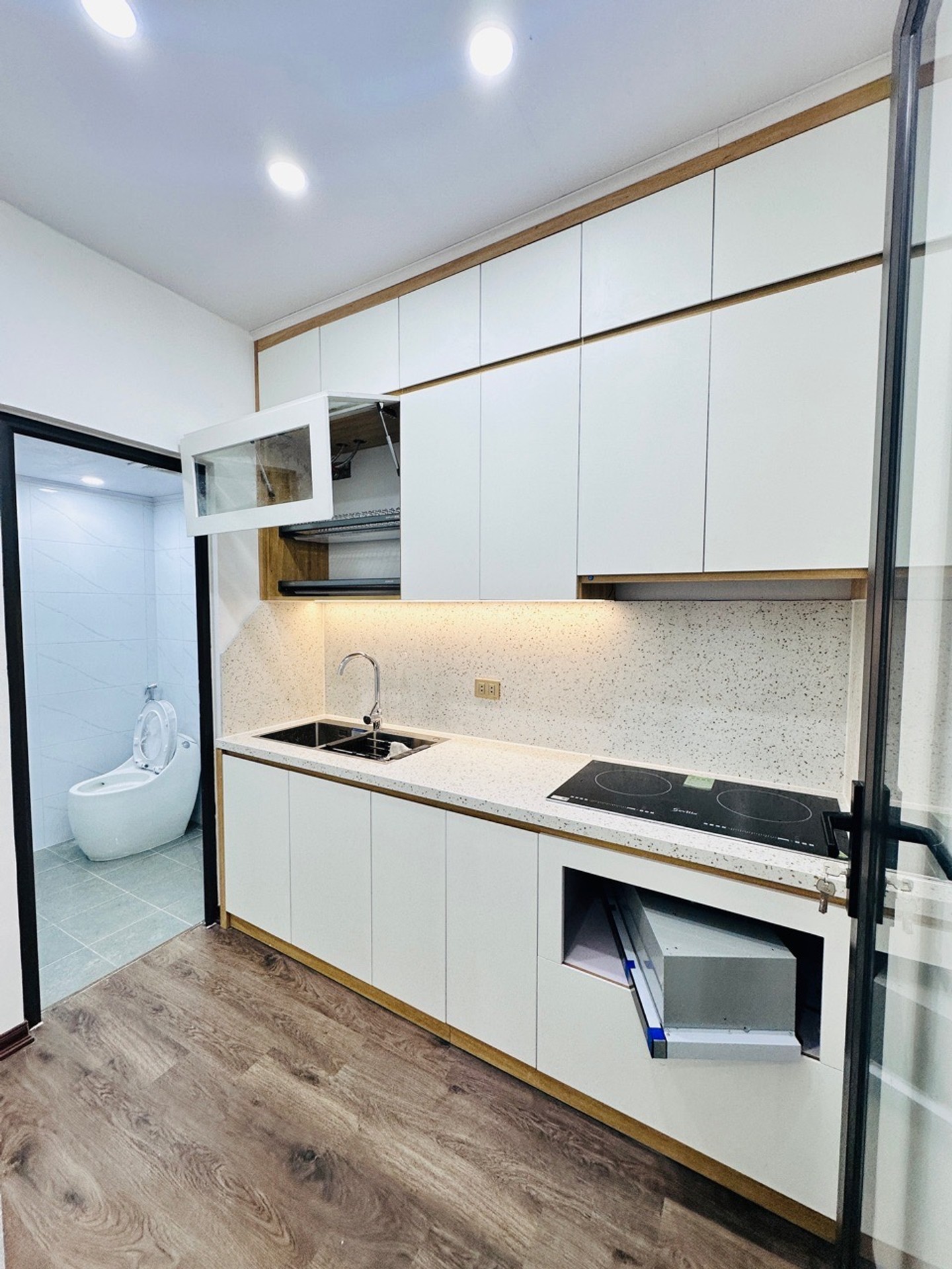 Bán nhà Ngõ Văn Hương - diện tích 60m2 1 tầng - Căn hộ mới keng, full nội thất - giá 3,8 tỷ
