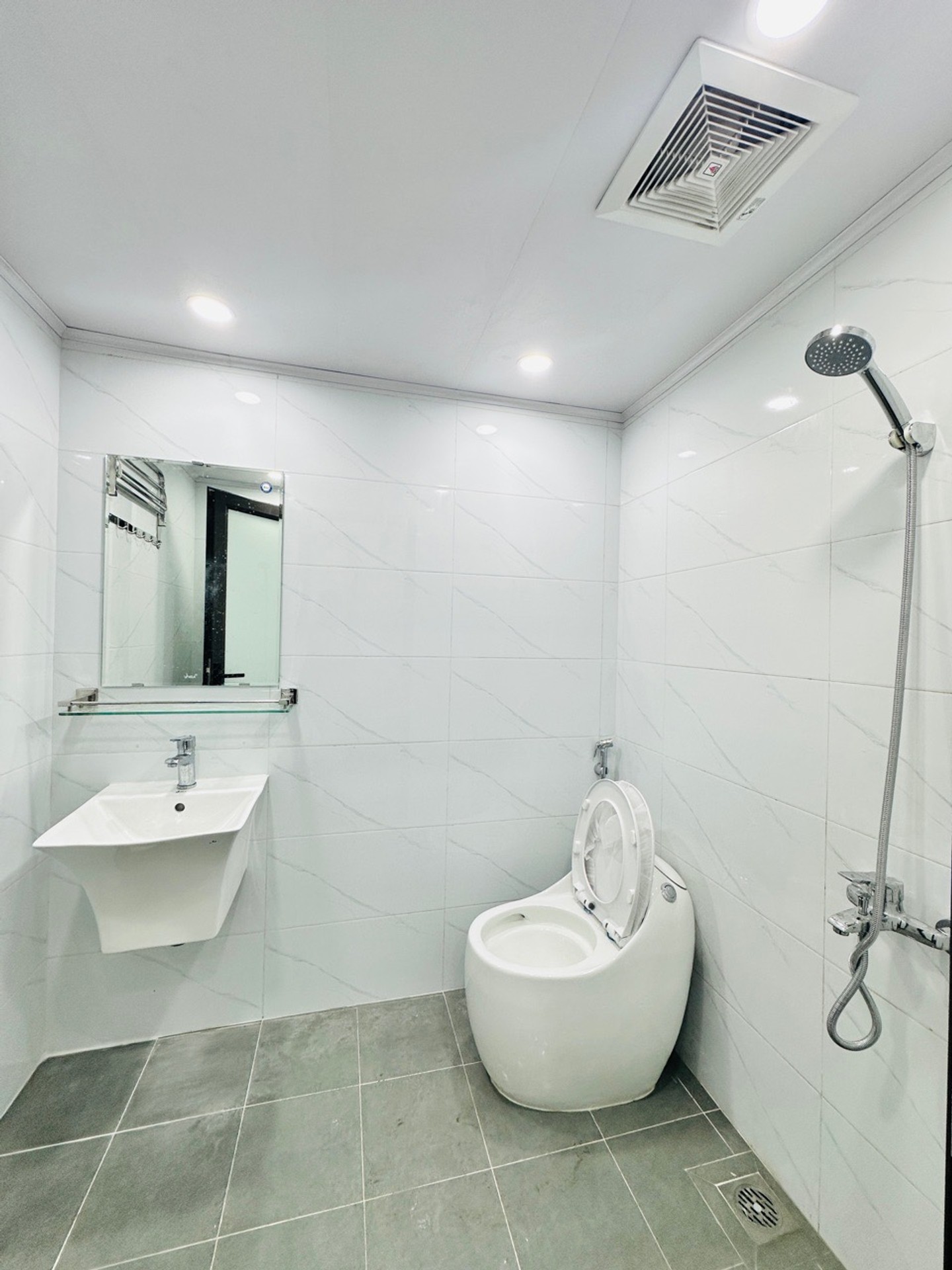 Bán nhà Ngõ Văn Hương - diện tích 60m2 1 tầng - Căn hộ mới keng, full nội thất - giá 3,8 tỷ