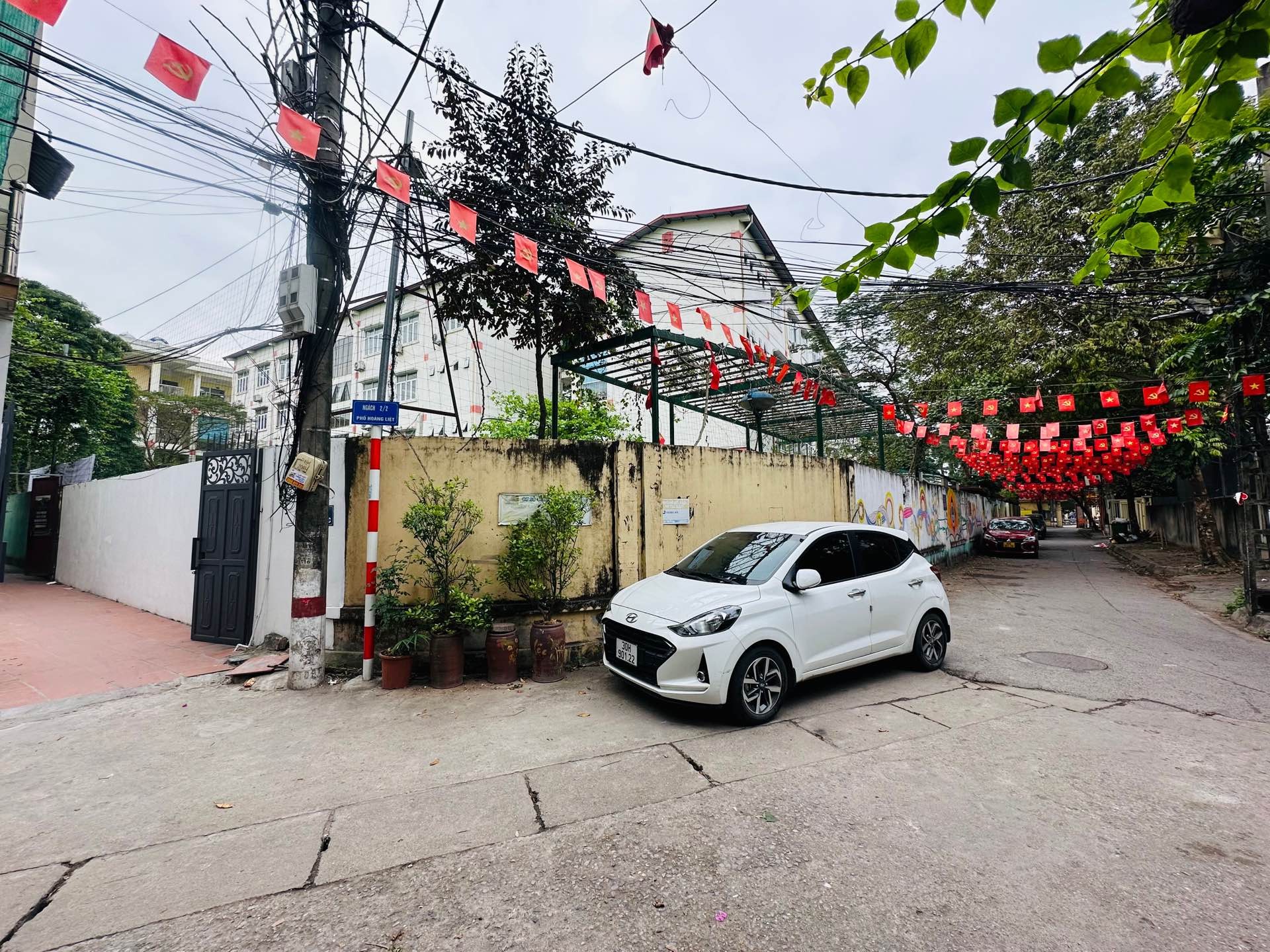 Bán nhà Hoàng Liệt - diện tích 23m2 4 tầng - Ô tô dừng đỗ cổng - giá 8,5 tỷ