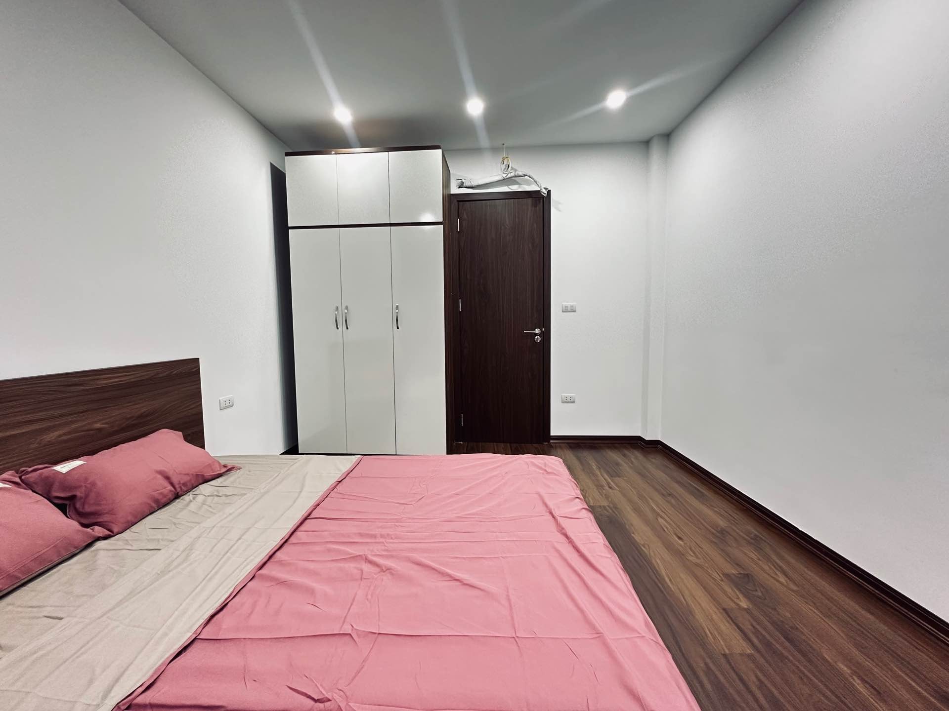 Bán nhà Hoàng Liệt - diện tích 23m2 4 tầng - Ô tô dừng đỗ cổng - giá 8,5 tỷ
